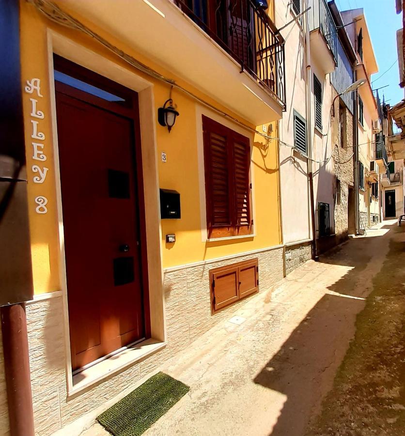 Alley 8 Scilla Exterior photo